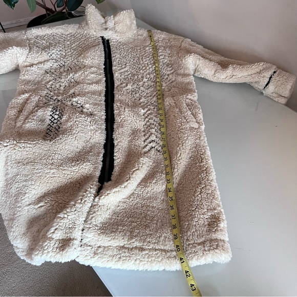 FREE PEOPLE | Cream embroidered long teddy turtleneck fall winter sweate… - Picture 8 of 16